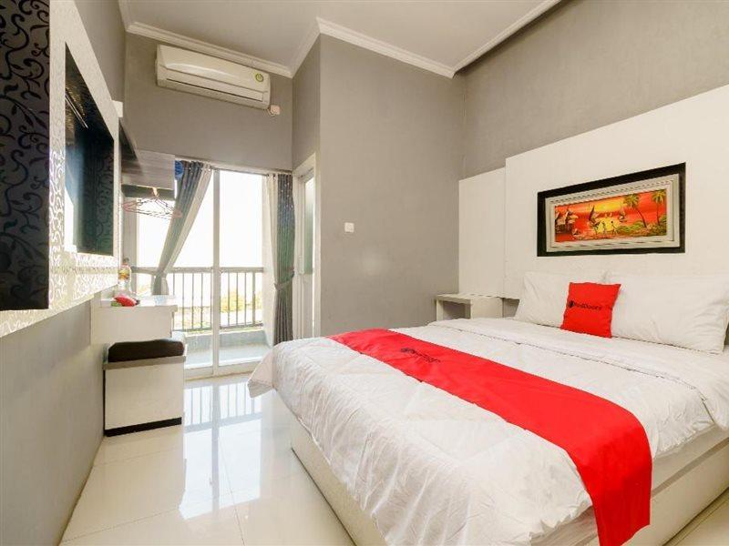 RedDoorz Resort Premium @ Sangkan Hurip Kuningan Luaran gambar
