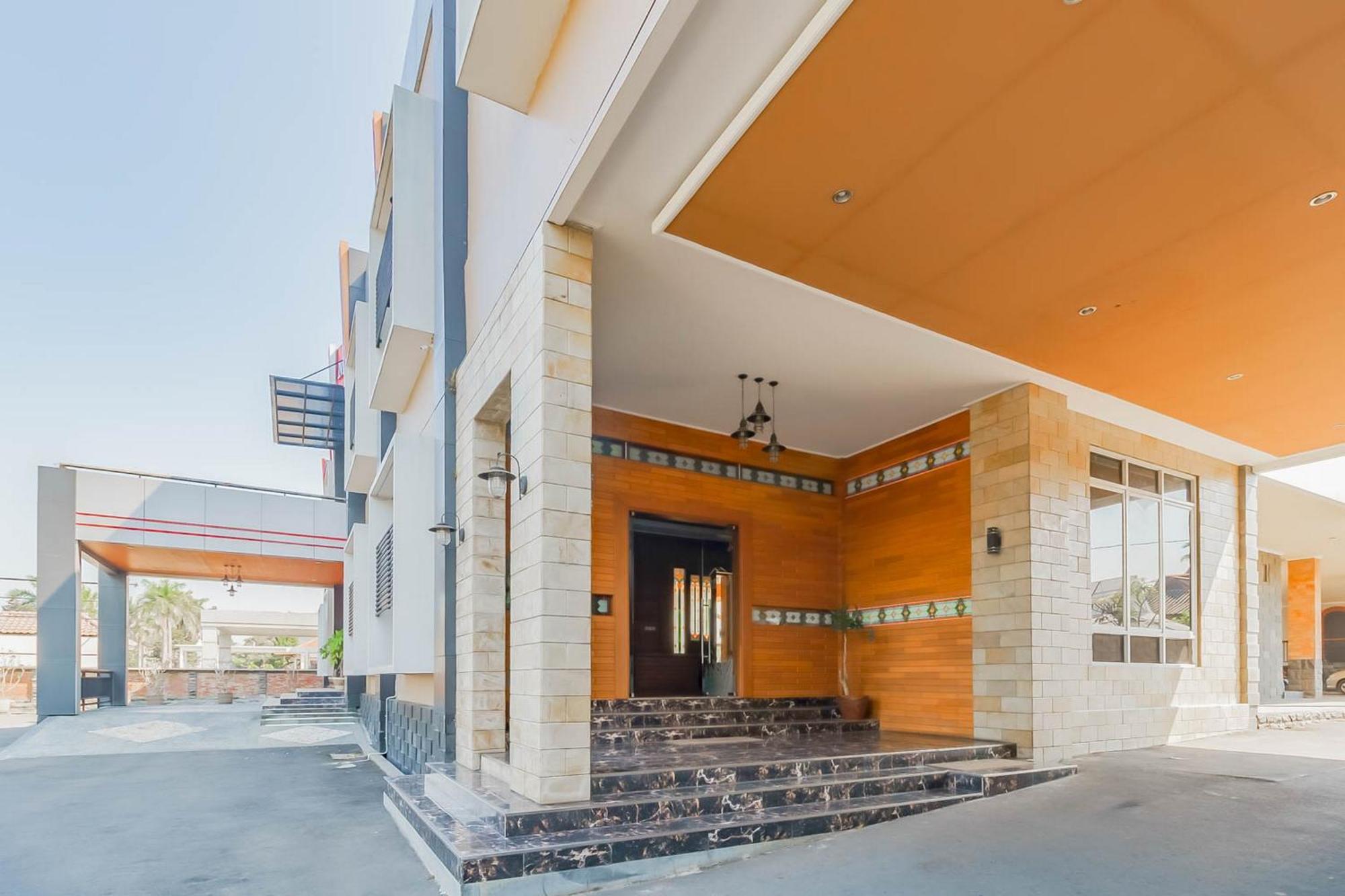 RedDoorz Resort Premium @ Sangkan Hurip Kuningan Luaran gambar