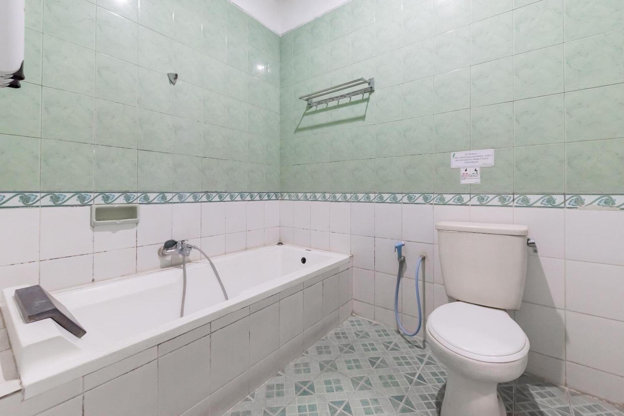 RedDoorz Resort Premium @ Sangkan Hurip Kuningan Luaran gambar