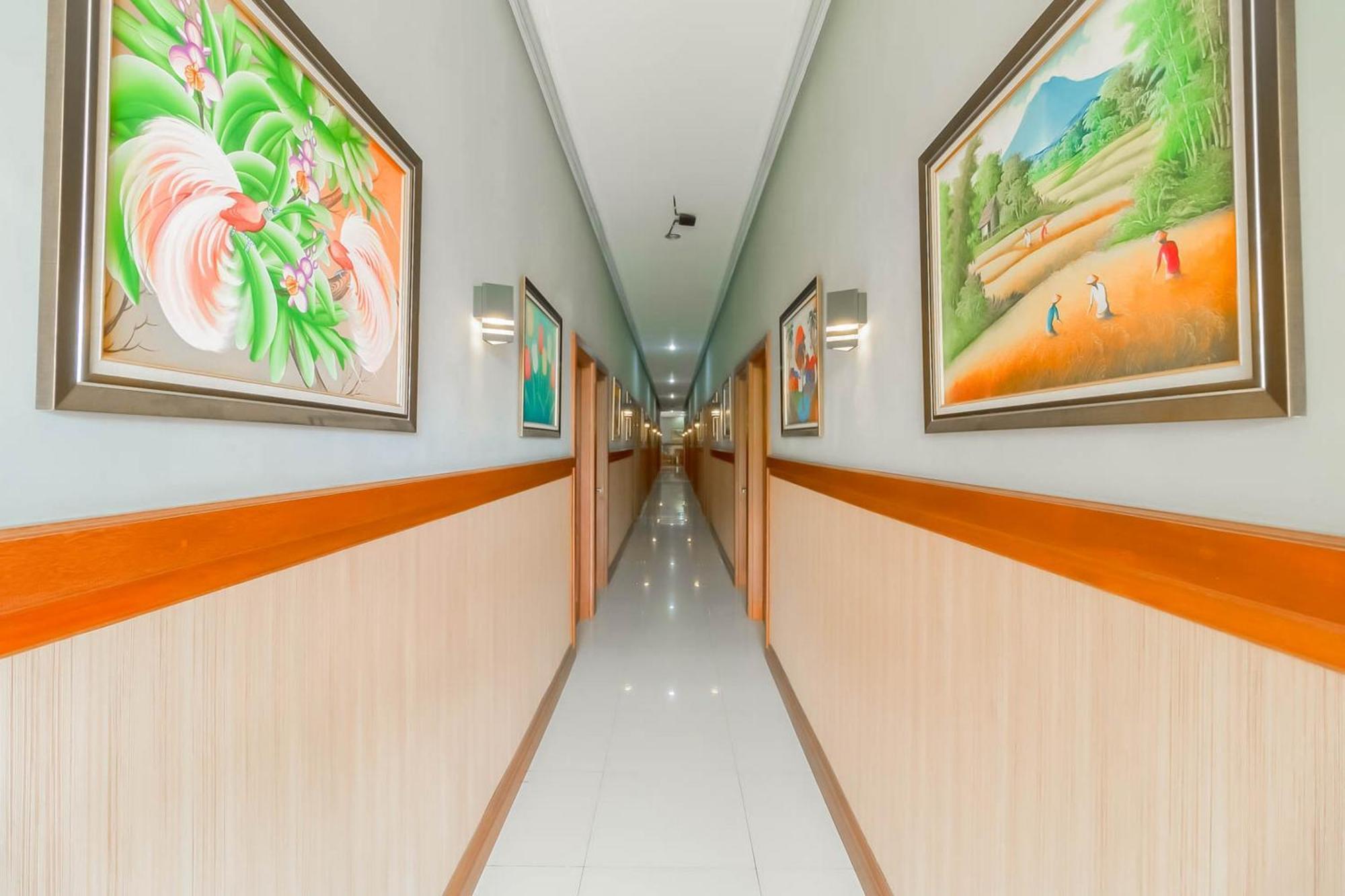 RedDoorz Resort Premium @ Sangkan Hurip Kuningan Luaran gambar