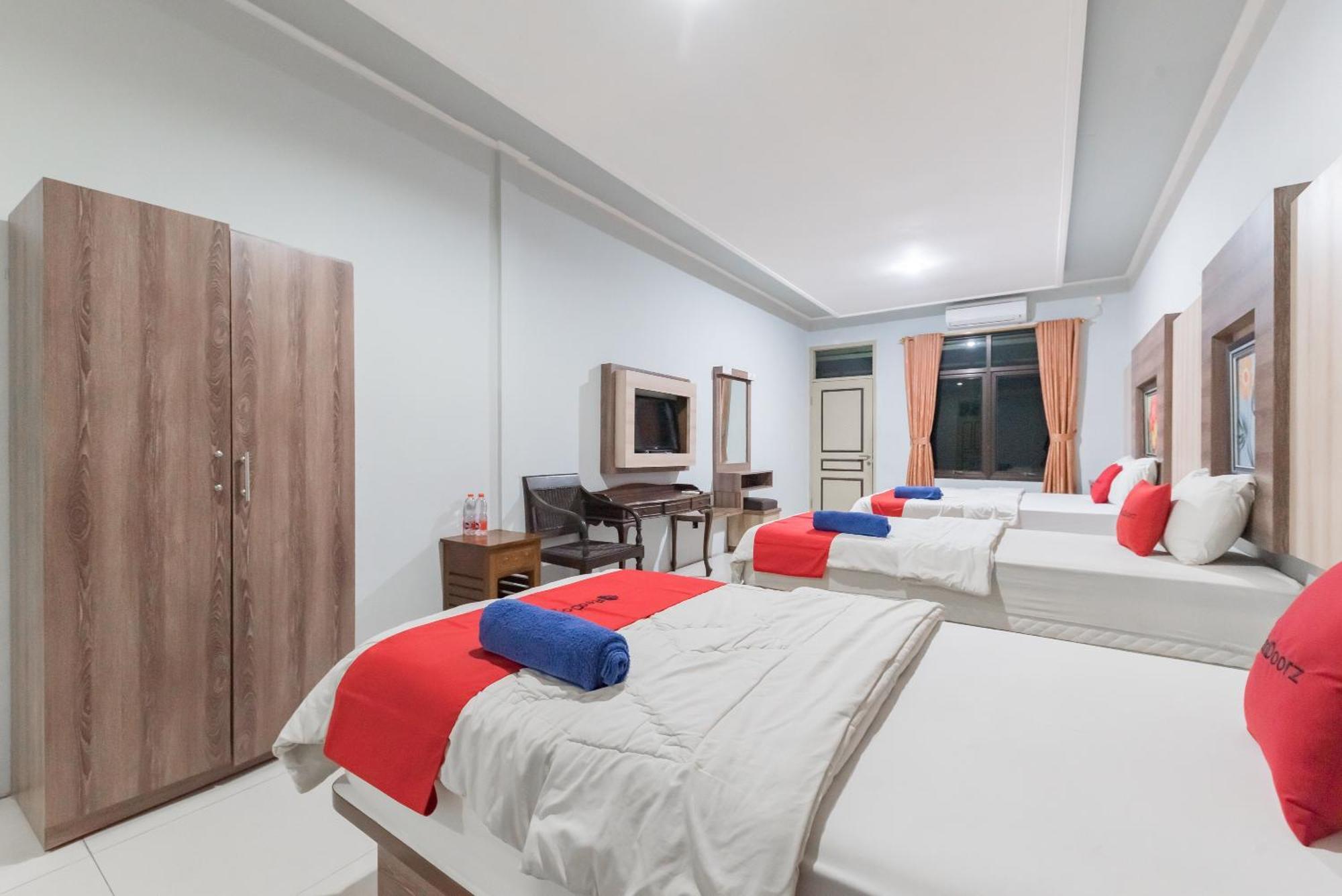 RedDoorz Resort Premium @ Sangkan Hurip Kuningan Luaran gambar
