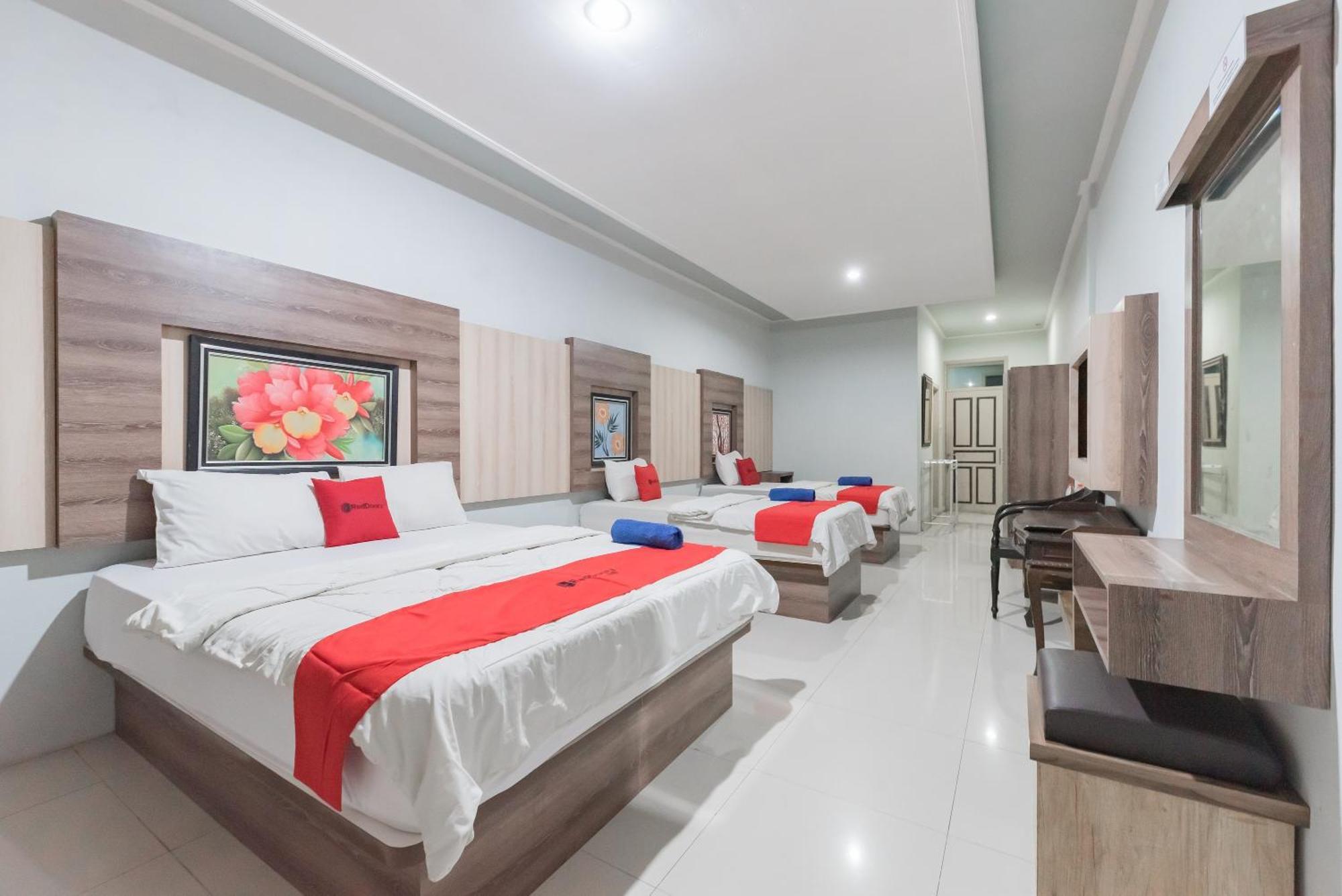 RedDoorz Resort Premium @ Sangkan Hurip Kuningan Luaran gambar