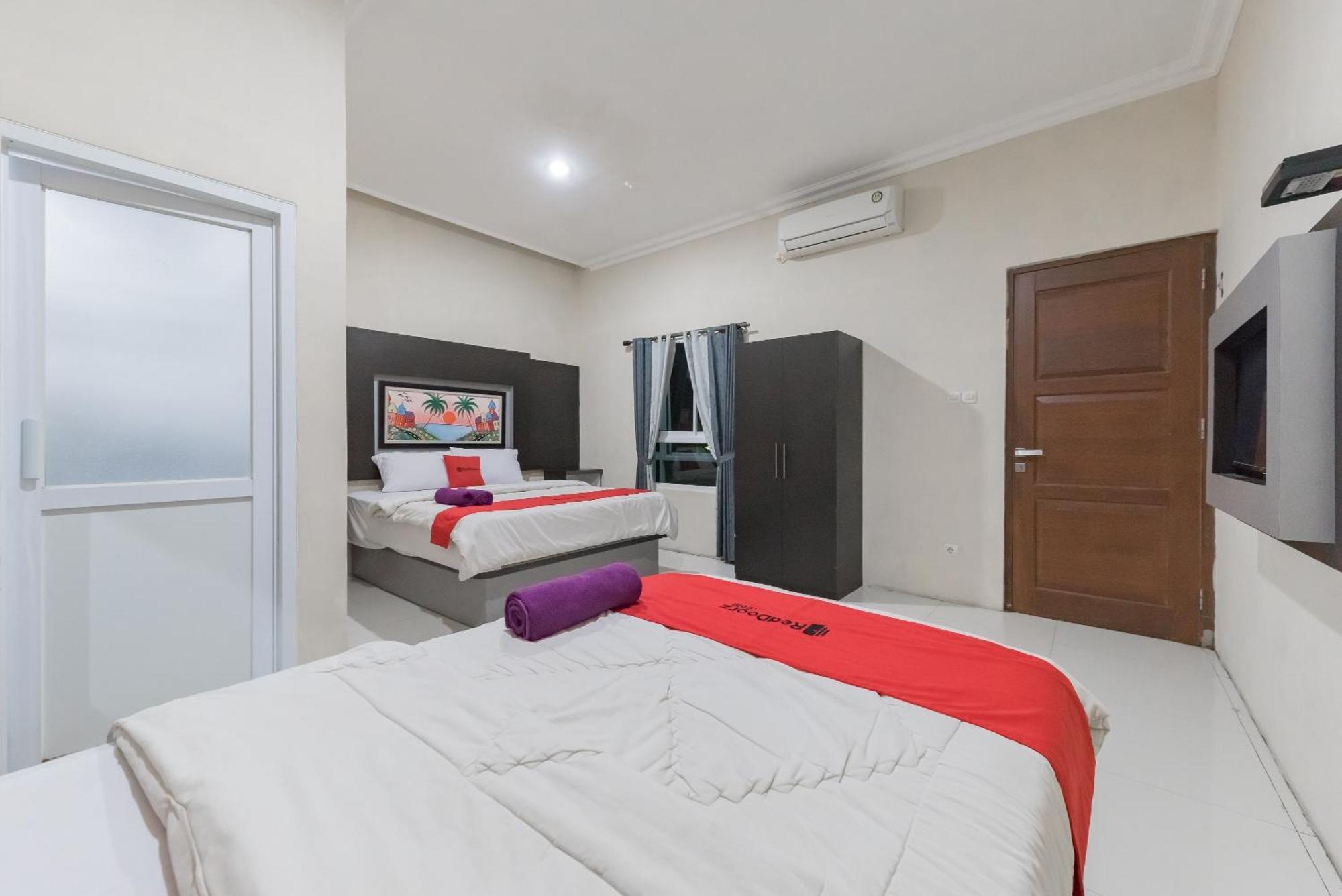 RedDoorz Resort Premium @ Sangkan Hurip Kuningan Luaran gambar
