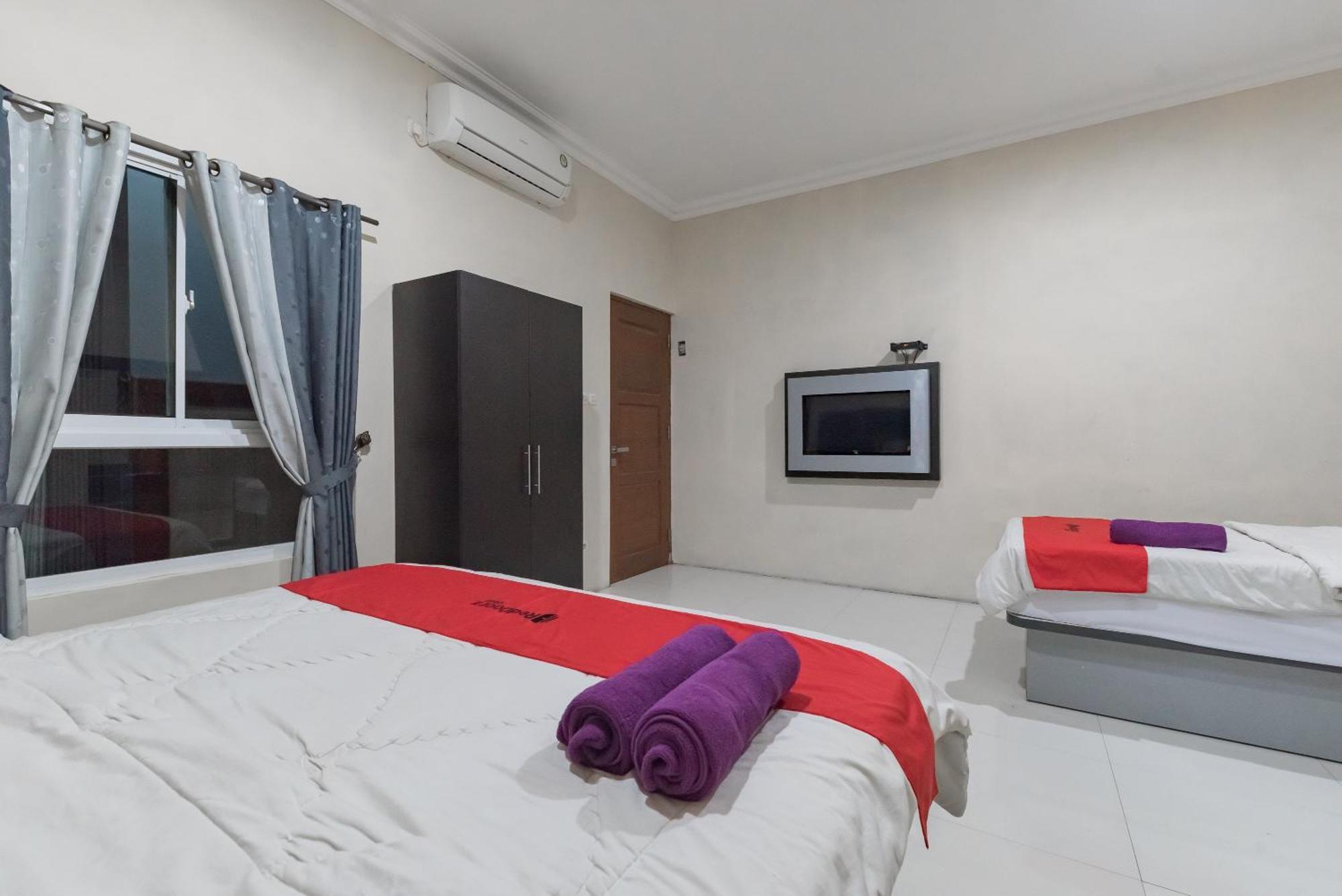 RedDoorz Resort Premium @ Sangkan Hurip Kuningan Luaran gambar