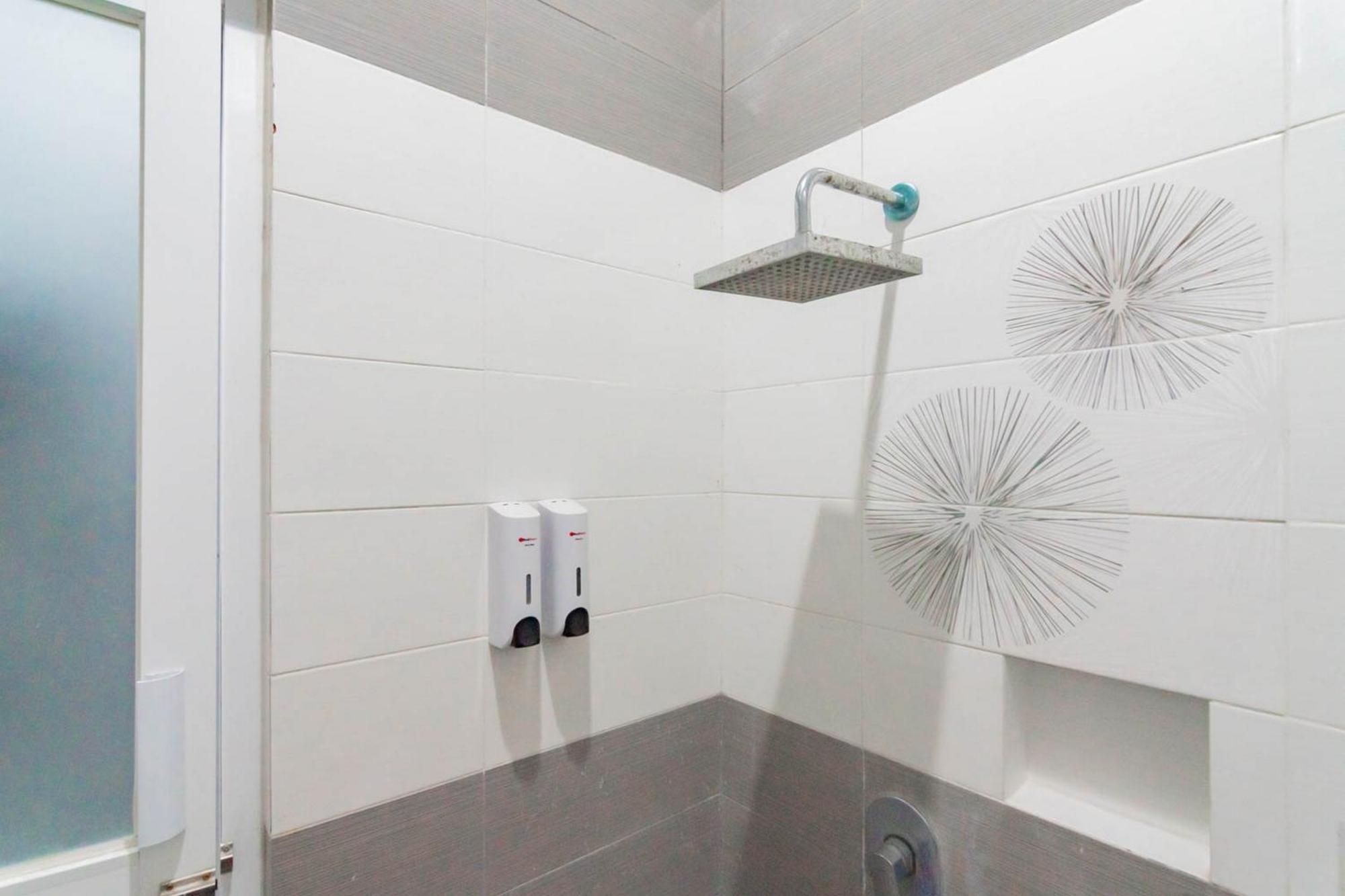 RedDoorz Resort Premium @ Sangkan Hurip Kuningan Luaran gambar