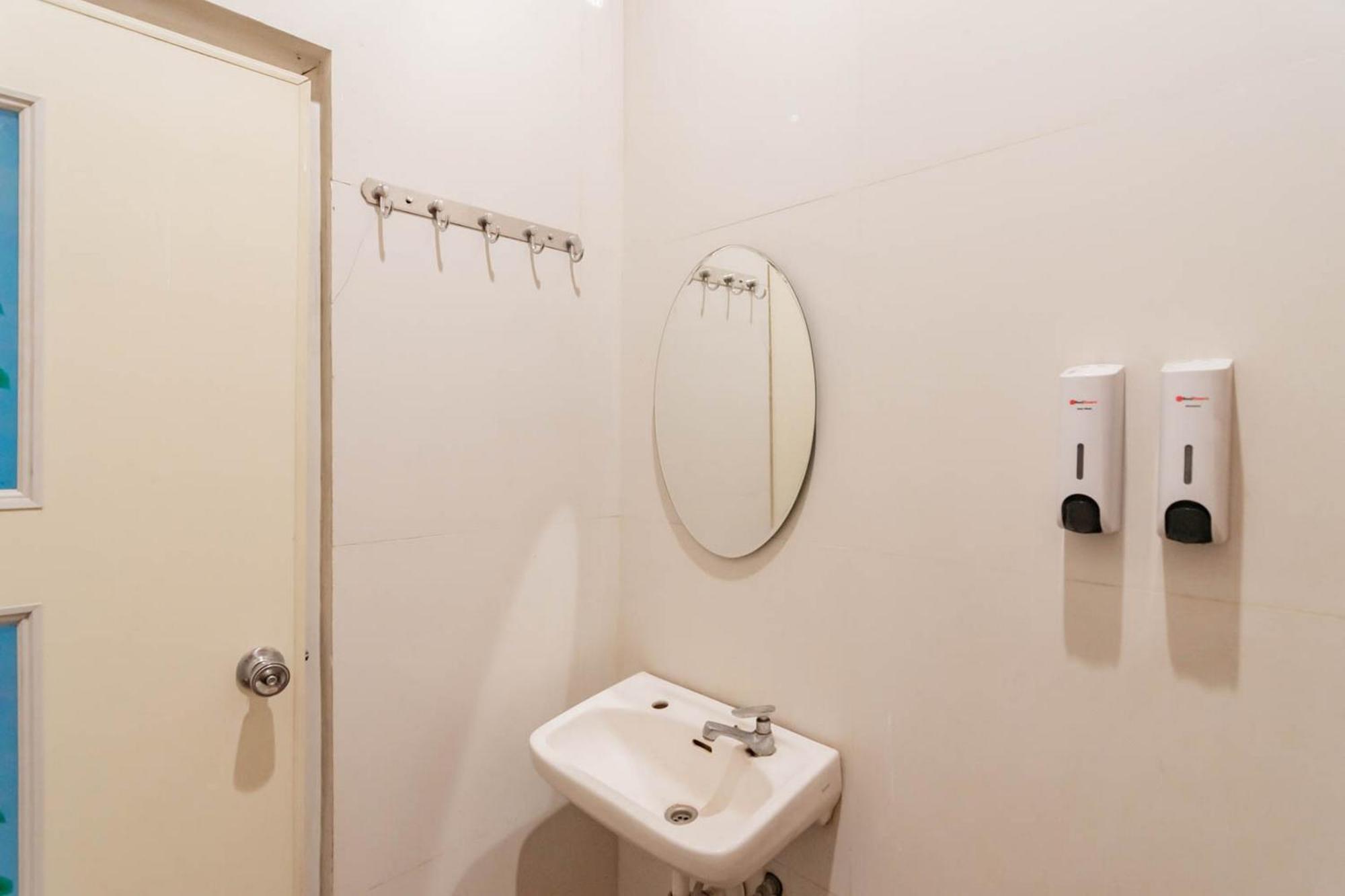 RedDoorz Resort Premium @ Sangkan Hurip Kuningan Luaran gambar