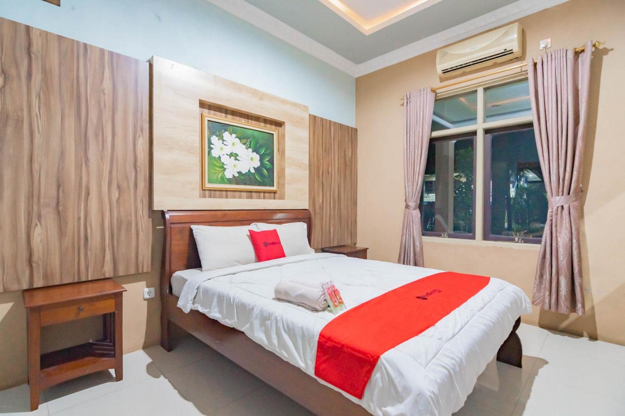 RedDoorz Resort Premium @ Sangkan Hurip Kuningan Luaran gambar