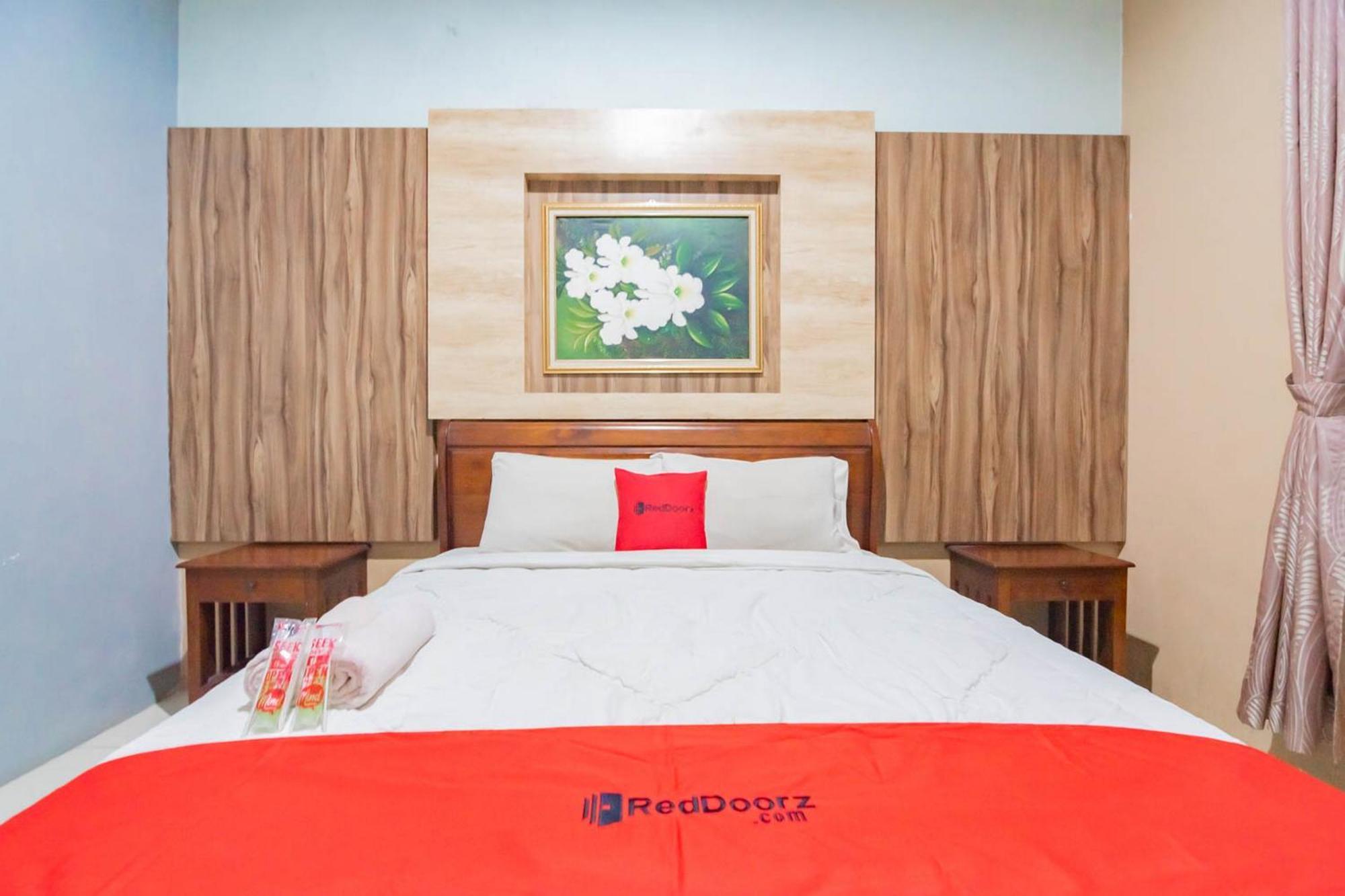 RedDoorz Resort Premium @ Sangkan Hurip Kuningan Luaran gambar